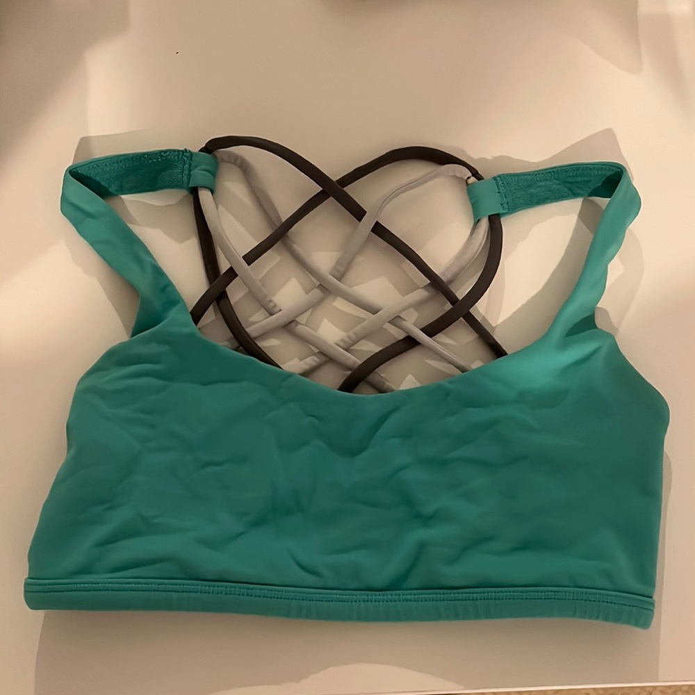 Lululemon sports bra